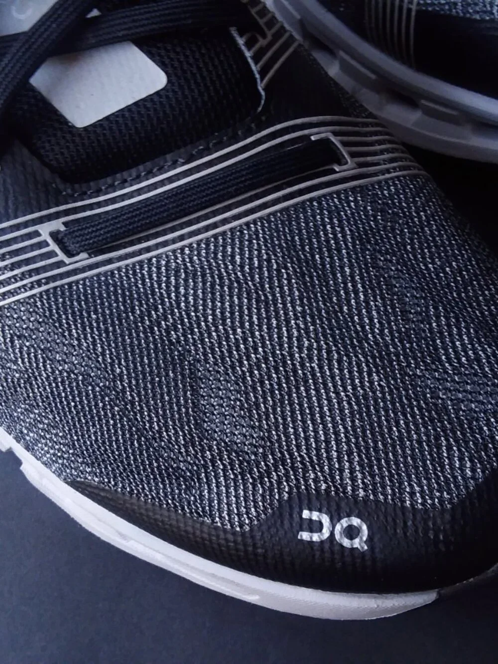 On Cloud Running Trainers Shoes Reflective Trim Logo Runners Gym Beach Work Out - Picture 8 of 13